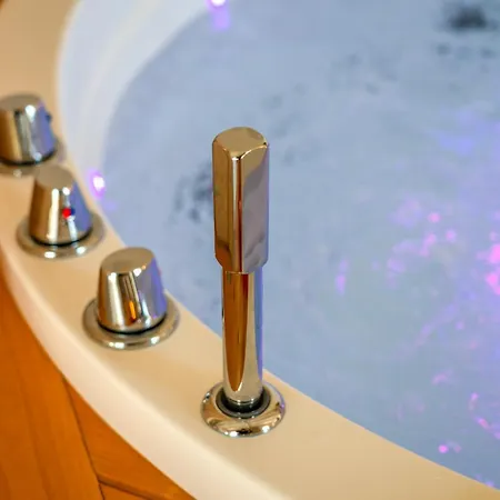 Apartamento Valle In Fiore - Private Jacuzzi & Sauna - Italywego *