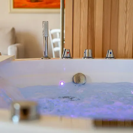 Valle In Fiore - Private Jacuzzi & Sauna - Italywego Apartamento Ilci
